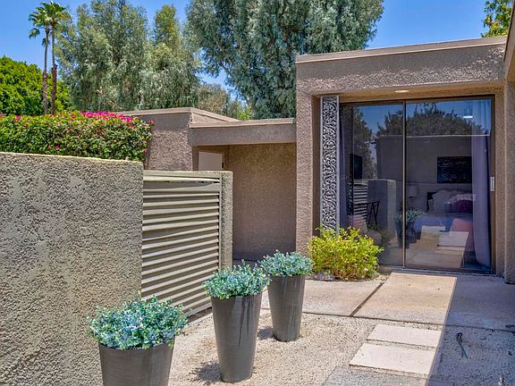 5th image of 552 Desert West Dr