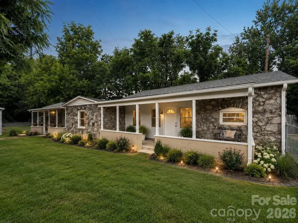 492 Riverbend St, Waynesville, NC 28786