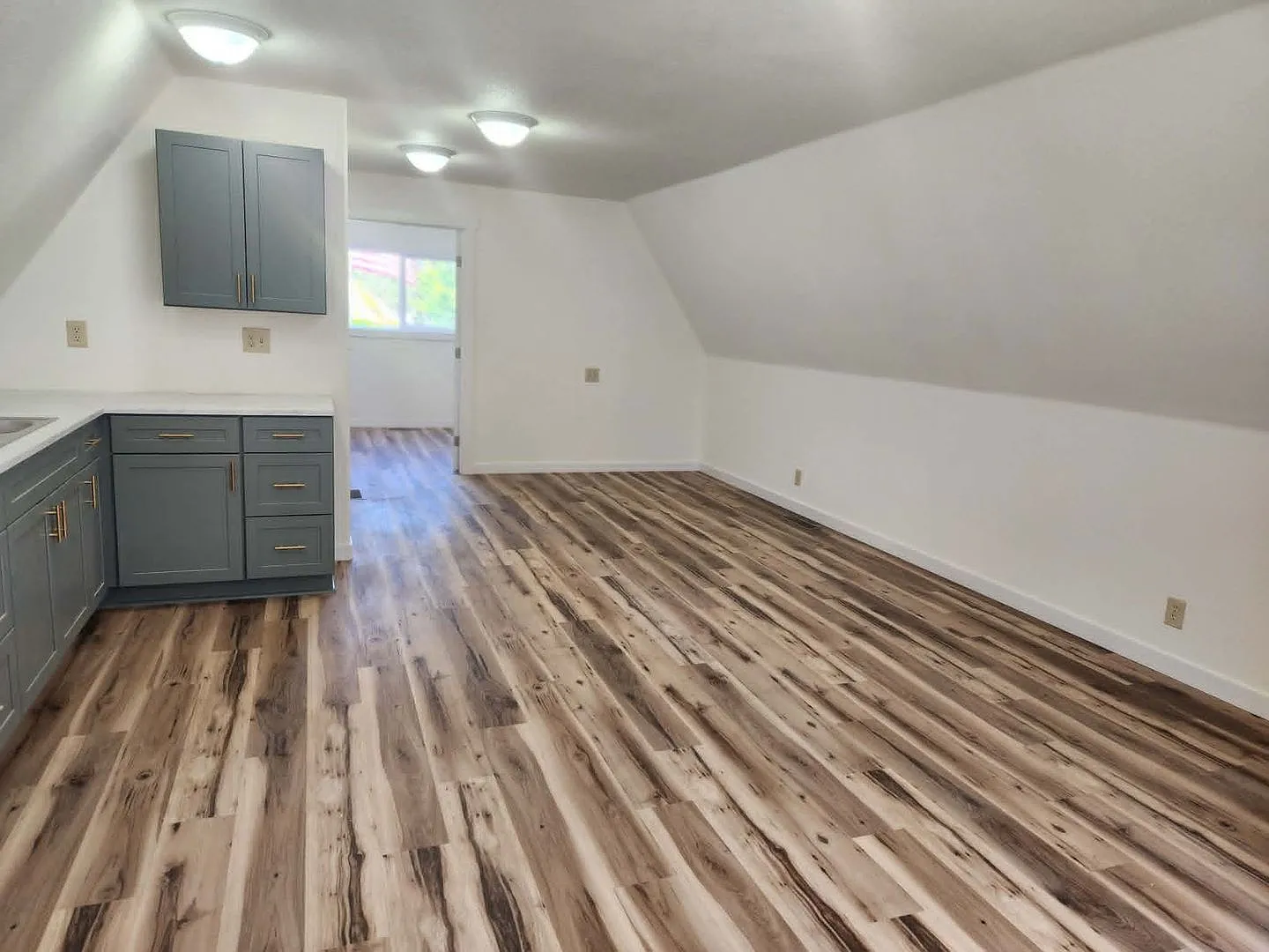Brand-New Apartment with All Utilities Paid! — Photo 3