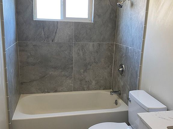 3rd image of 1127 E Laurel Dr #5
