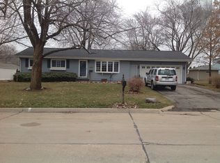 280 Daws Rd, Hiawatha, IA 52233