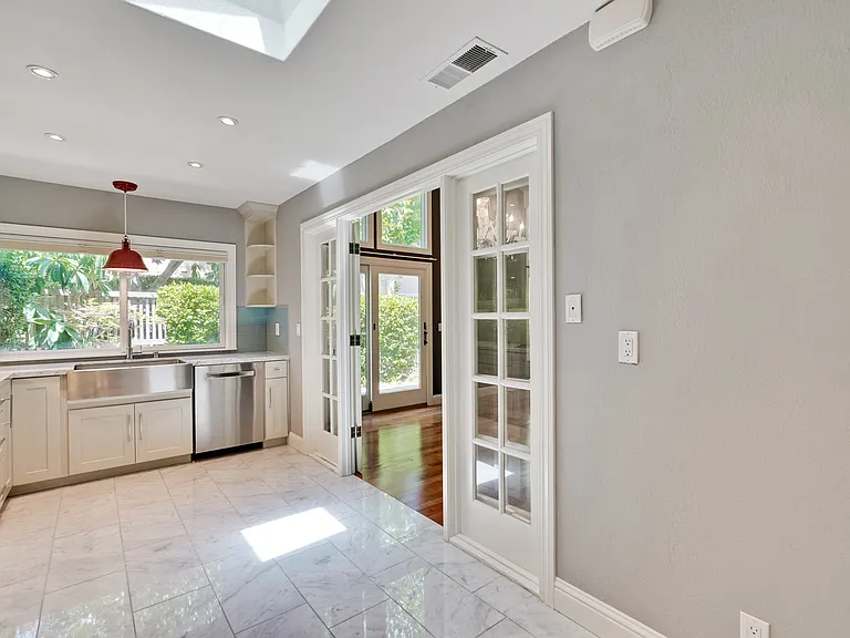 10161 Firwood Dr — Photo 17