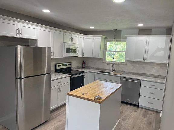 2nd image of 3449 Clover Dr