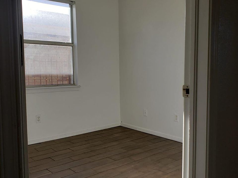 1st image of 12113 Tower View Dr