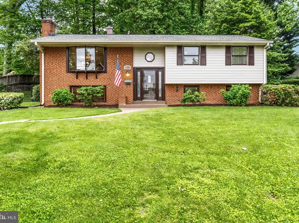 9232 Brian Dr, Vienna, VA 22180