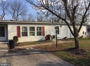 32 Greenbriar Ct, Harleysville, PA 19438