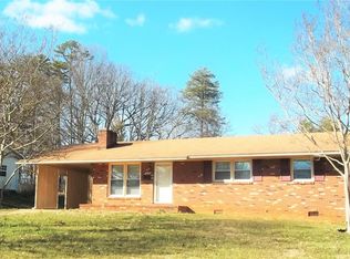 602 Lake Dr, Kernersville, NC 27284
