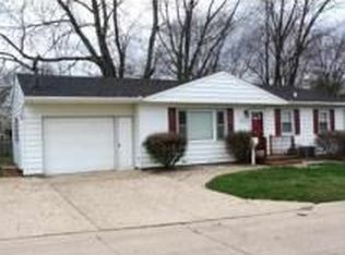 1224 21st St, Bettendorf, IA 52722