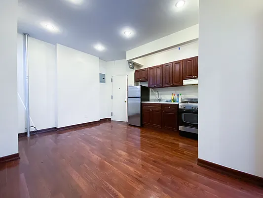 Rented by Kahen Properties | media 7