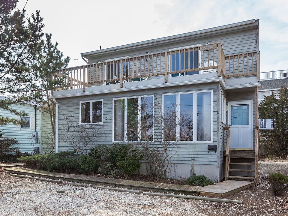 1st image of 18 W Rosemma Ave