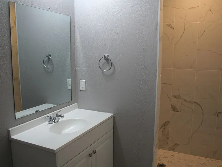 2319 NW 12th St — Photo 5