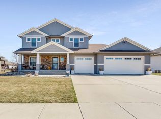 1204 Hyannis Port Ln, Sioux Falls, SD 57106