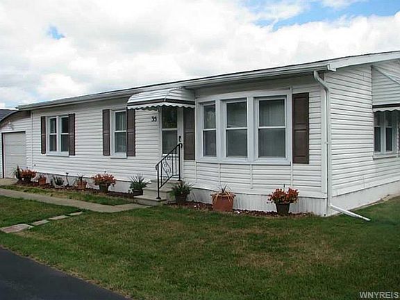 3rd image of 35 Parkside Cir