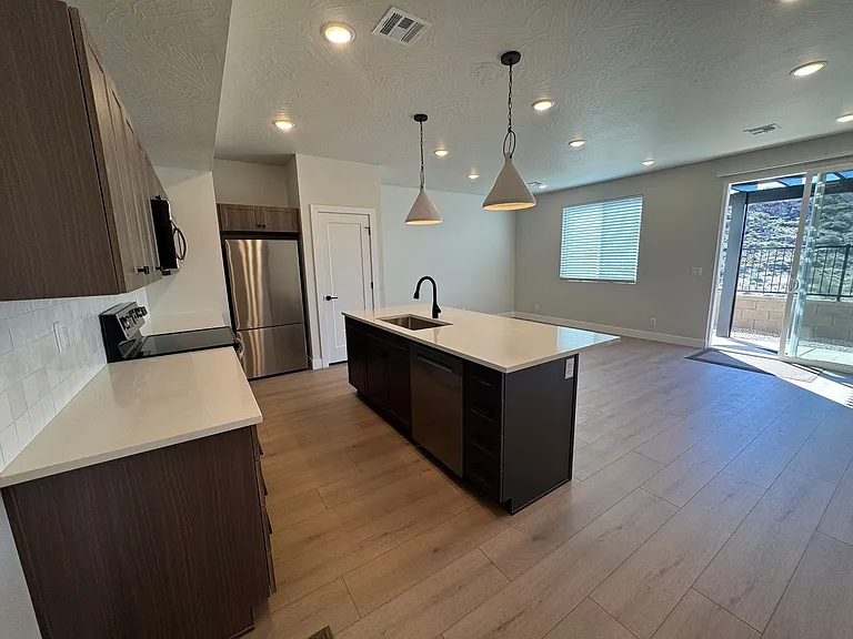 3934 E Fossil Way — Photo 7