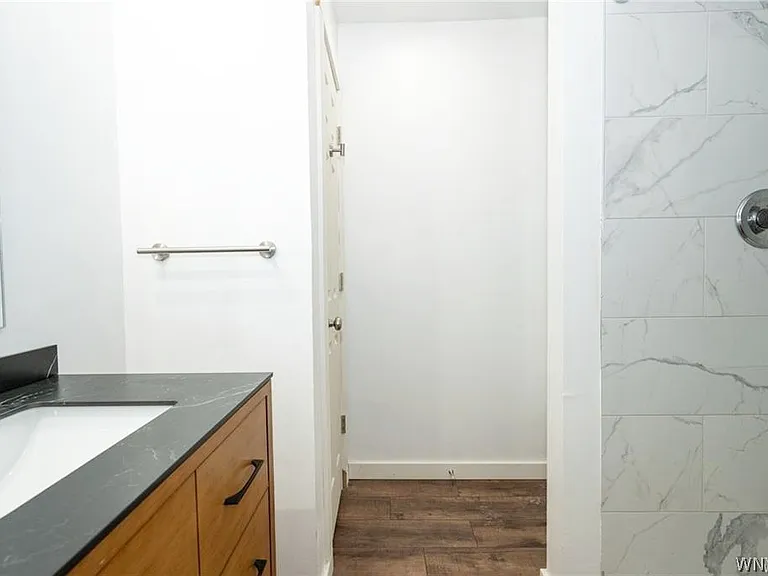 2335 Main St — Photo 16