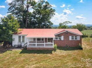 86 Sterling Dr, Mills River, NC 28759