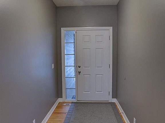 3rd image of 17201 Jessica Ln