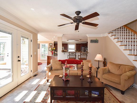 5th image of 3860 Hirst Cir