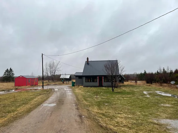 5396 W Eleven Mile Rd, Dafter, MI 49724