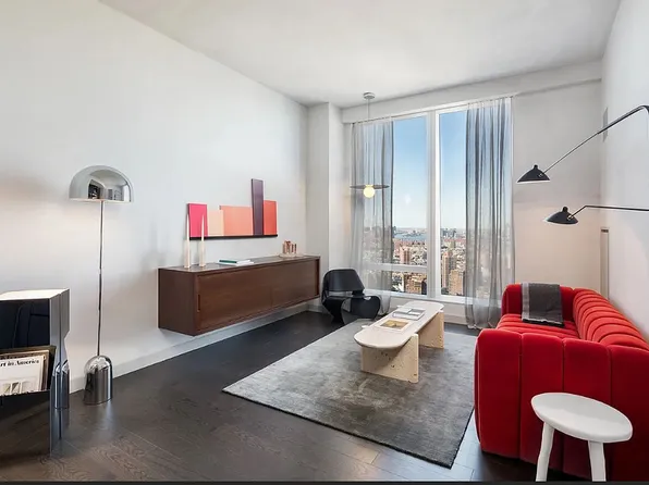 252 South St #40J, New York, NY 10002