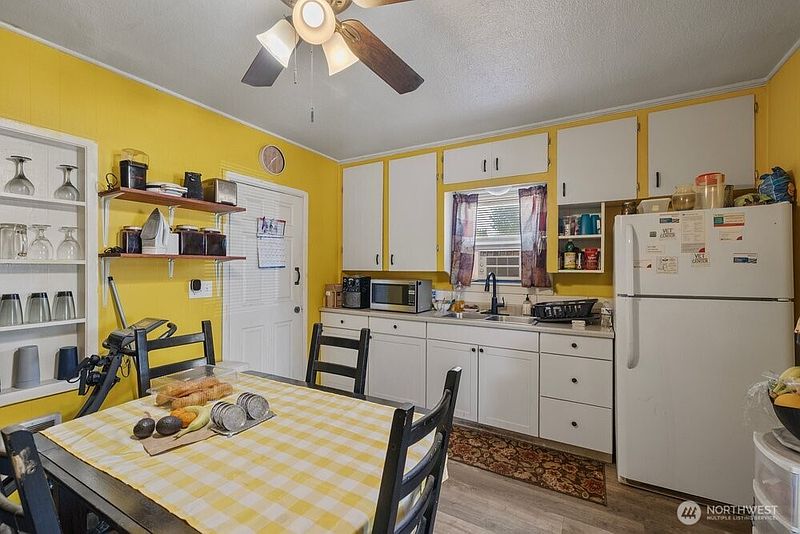 5th image of 1311 W Mead Avenue