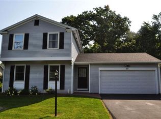 70 Woodsmeadow Ln, Rochester, NY 14623