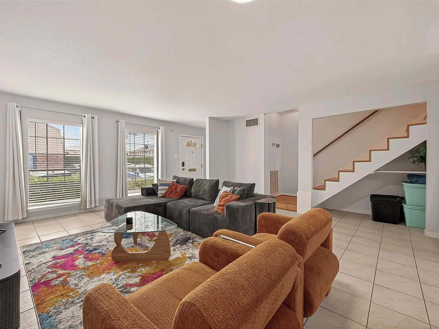3 bed, 2.5 bath, 1640 sqft, $2,250 — Photo 3