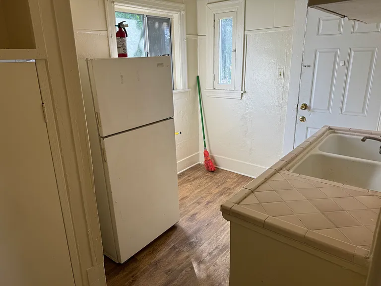 1224 Waterloo St #1224 — Photo 3