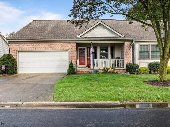 130 Oakley Green Dr, Elyria, OH 44035