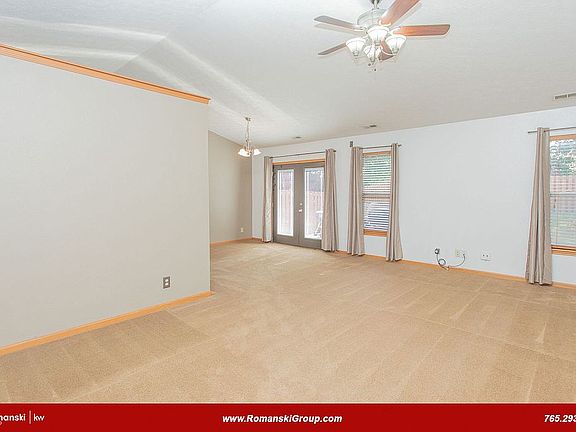 5th image of 228 S Furlong Dr