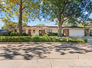1417 Meadowcrest Ct, Bartlesville, OK 74006