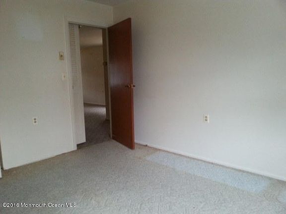 4th image of 366A Chesterfield Ct #A
