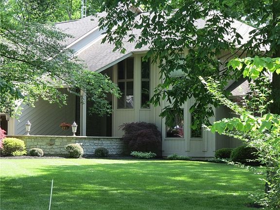 5th image of 10207 Oak Creek Dr