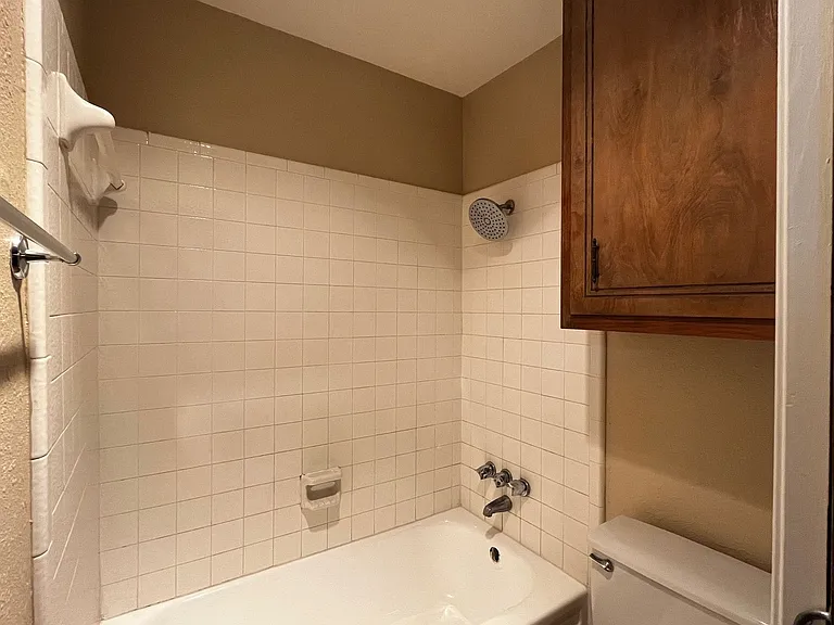 211 Taos Dr — Photo 9