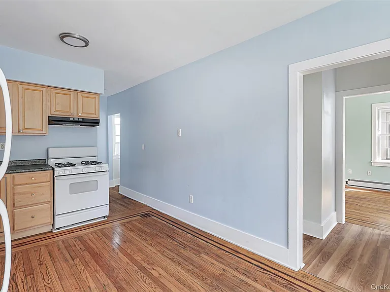 492 Liberty St — Photo 31