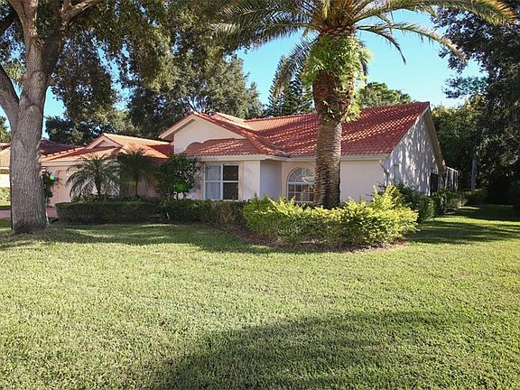 3rd image of 8456 Woodbriar Dr