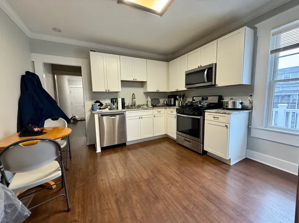 662 Moody St #2, Waltham, MA 02453