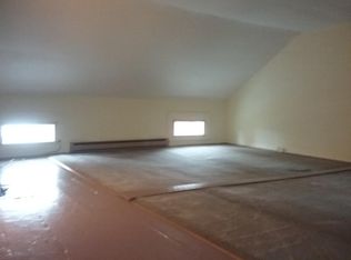 15 Krall Rd APT 3, Hampton, NY 12837