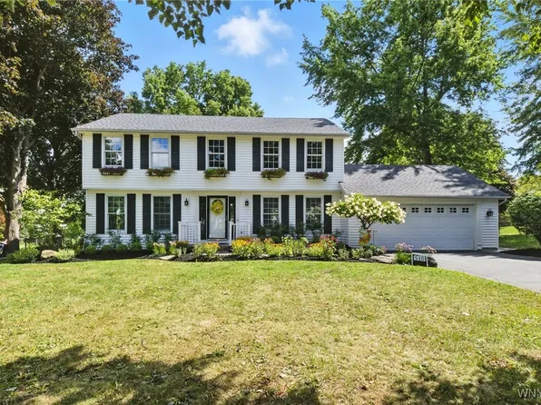 510 Elma Meadow Ln, Elma, NY 14059