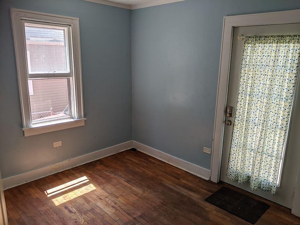 2nd image of 1319 Fulton St E