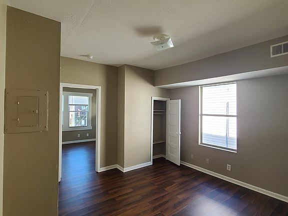 3rd image of 305 Woodbine St #3