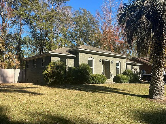 3rd image of 203 Stratford Dr