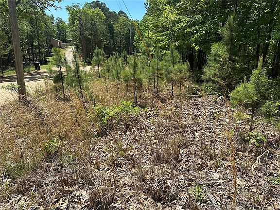 4th image of Lakeside Dr