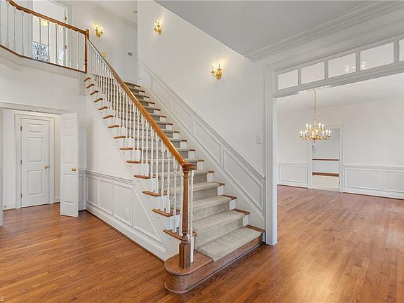 3rd image of 2800 Fieldwood Ct