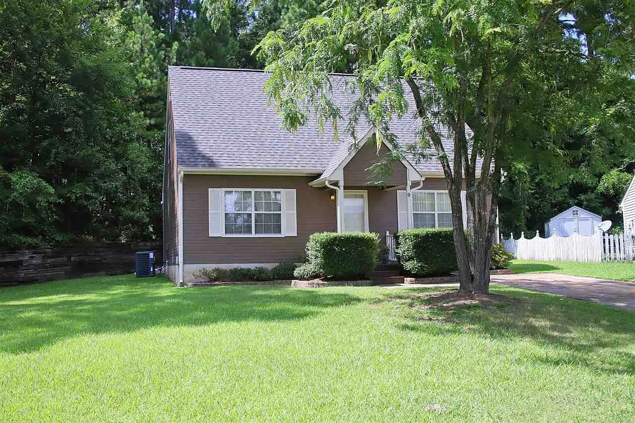 3 bed, 1377 sqft, $1,895 — Photo 2