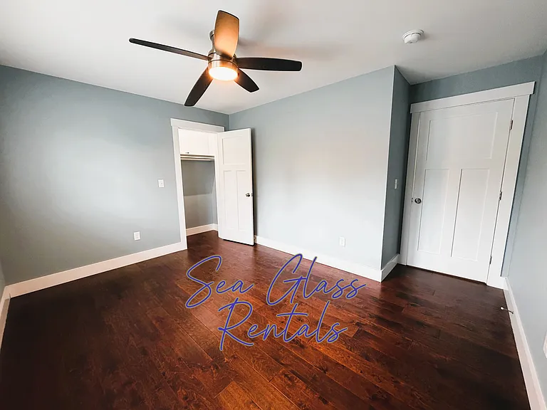 Beacon Dr — Photo 36