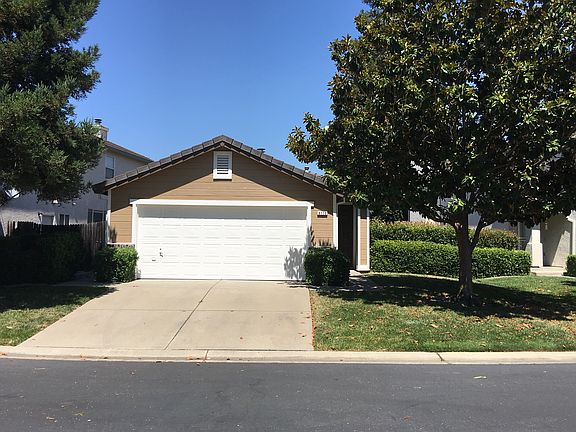 4th image of 8775 White Cedar Ln