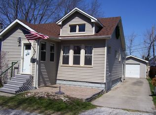 22407 Rosemary St, Saint Clair Shores, MI 48081