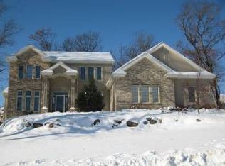 1816 Pineview Dr, Verona, WI 53593