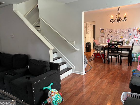 2nd image of 751 W Vincent Dr